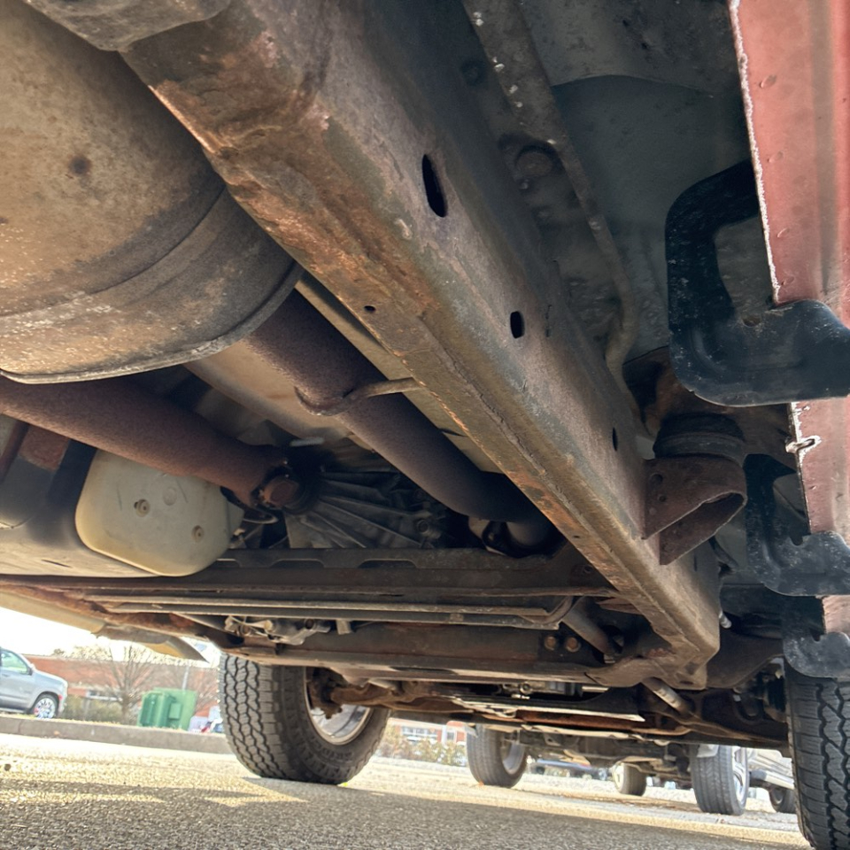 Chevrolet Avalanche 1500 5dr Crew Cab 130" WB 4WD LS 2005