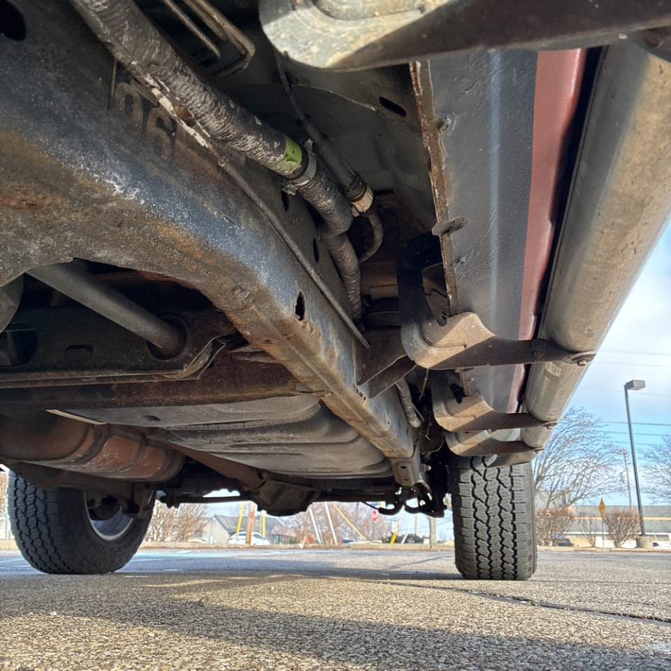 Chevrolet Avalanche 1500 5dr Crew Cab 130" WB 4WD LS 2005