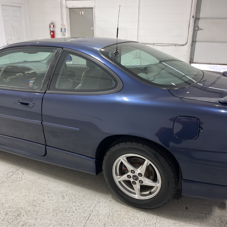 Pontiac Grand Prix 2dr Cpe GTP 2001