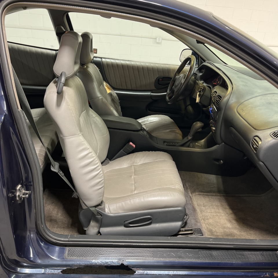 Pontiac Grand Prix 2dr Cpe GTP 2001