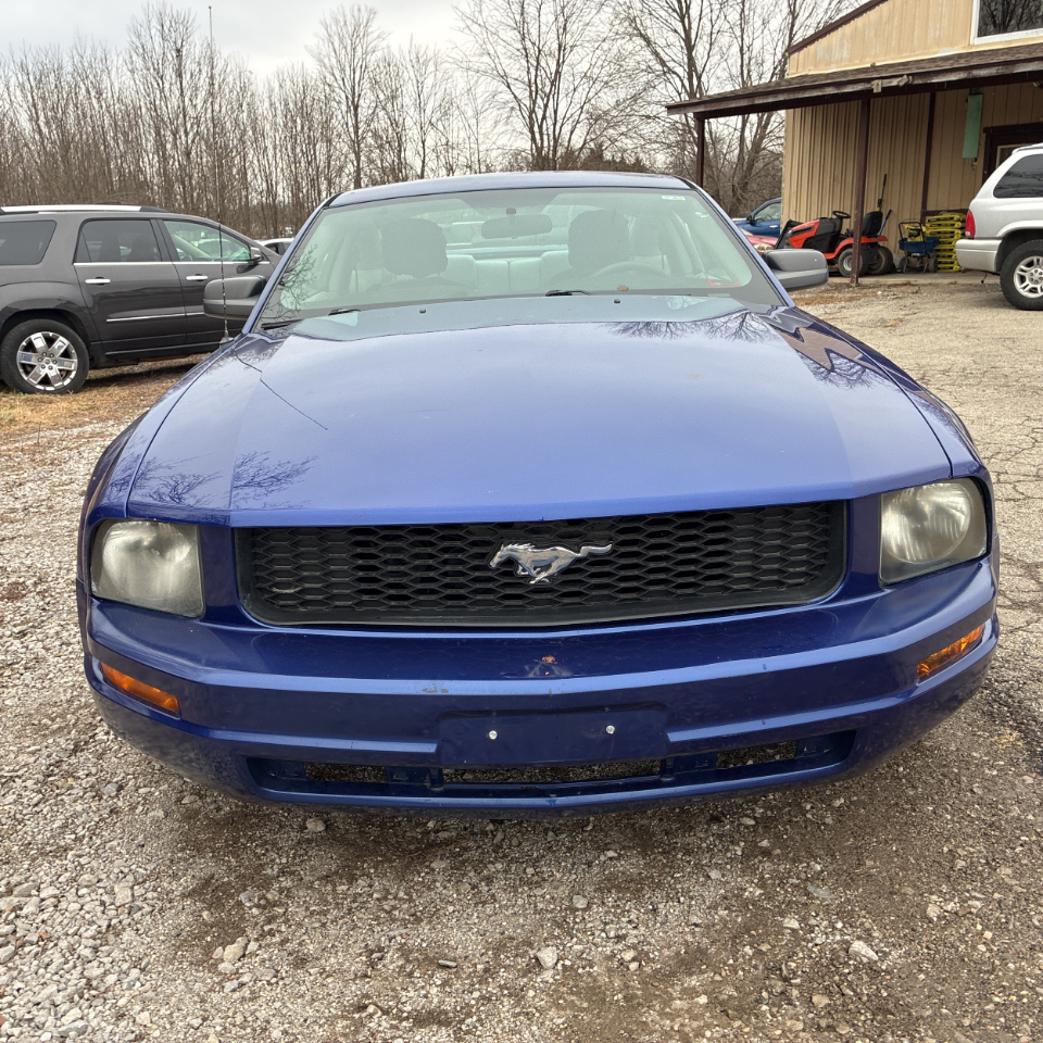 Ford Mustang 2dr Cpe Deluxe 2005