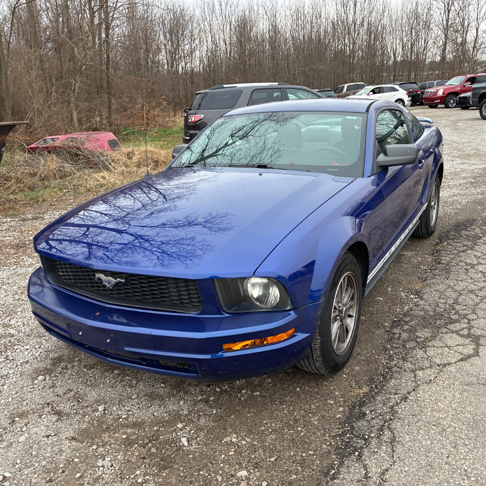 Ford Mustang 2dr Cpe Deluxe 2005