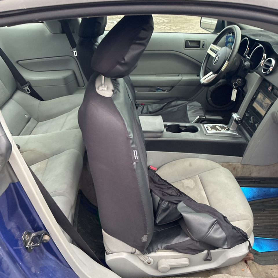 Ford Mustang 2dr Cpe Deluxe 2005