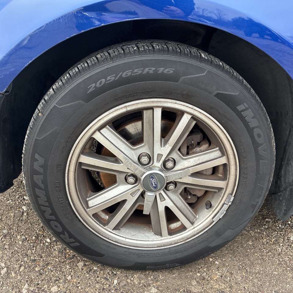 Ford Mustang 2dr Cpe Deluxe 2005