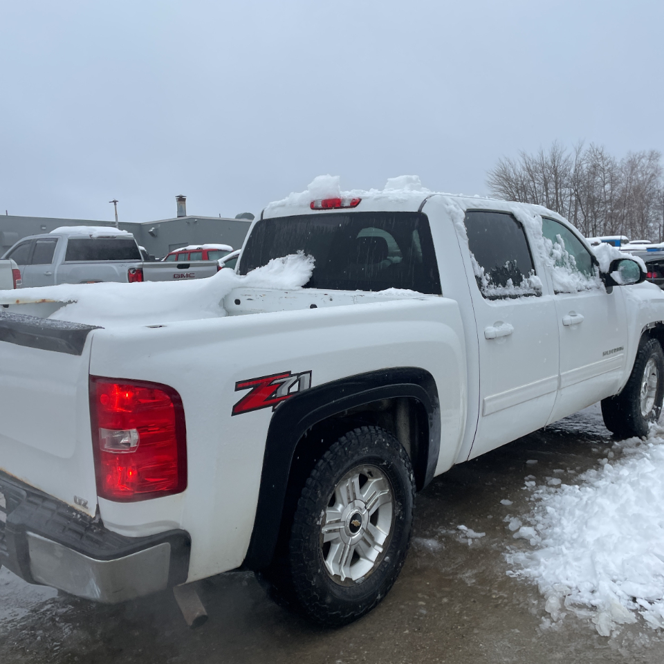 Chevrolet Silverado 1500 4WD Crew Cab 143.5" LTZ 2011