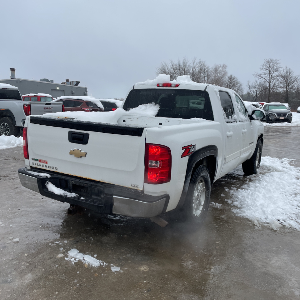 Chevrolet Silverado 1500 4WD Crew Cab 143.5" LTZ 2011