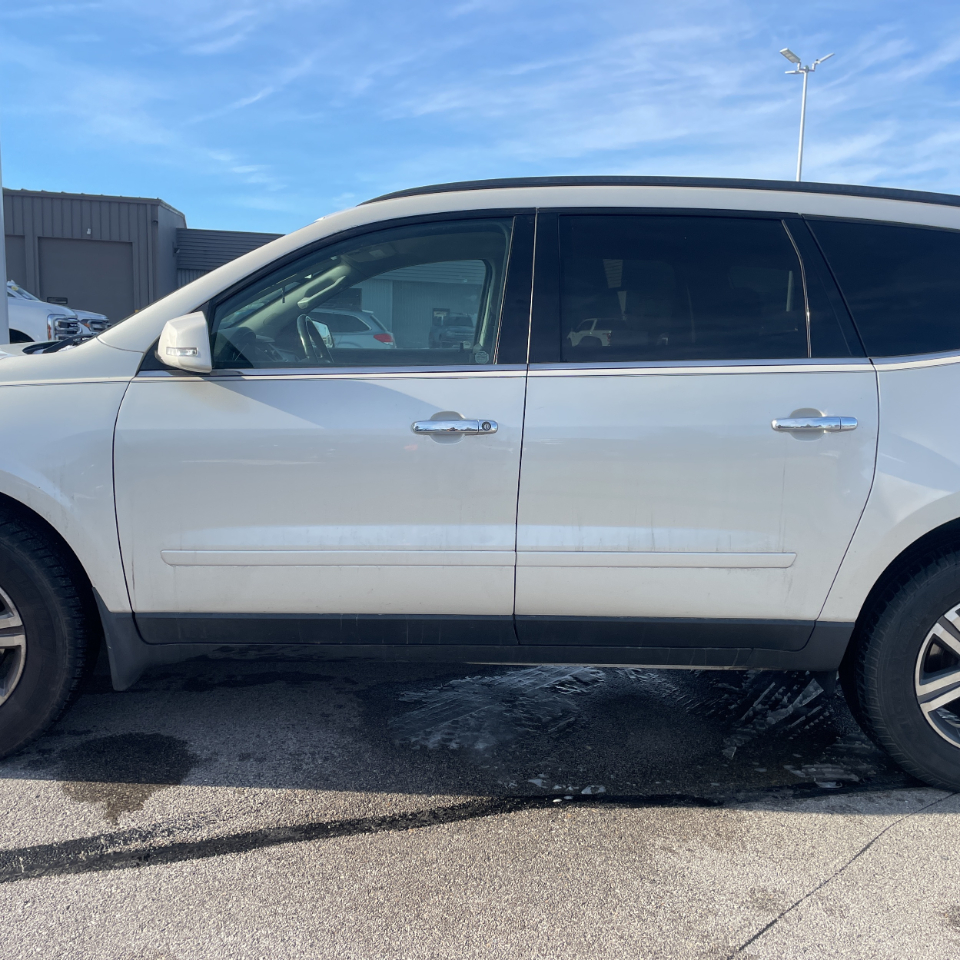 Chevrolet Traverse AWD 4dr LT w/2LT 2015