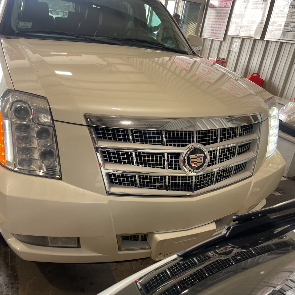 Cadillac Escalade ESV AWD 4dr Platinum Edition 2012