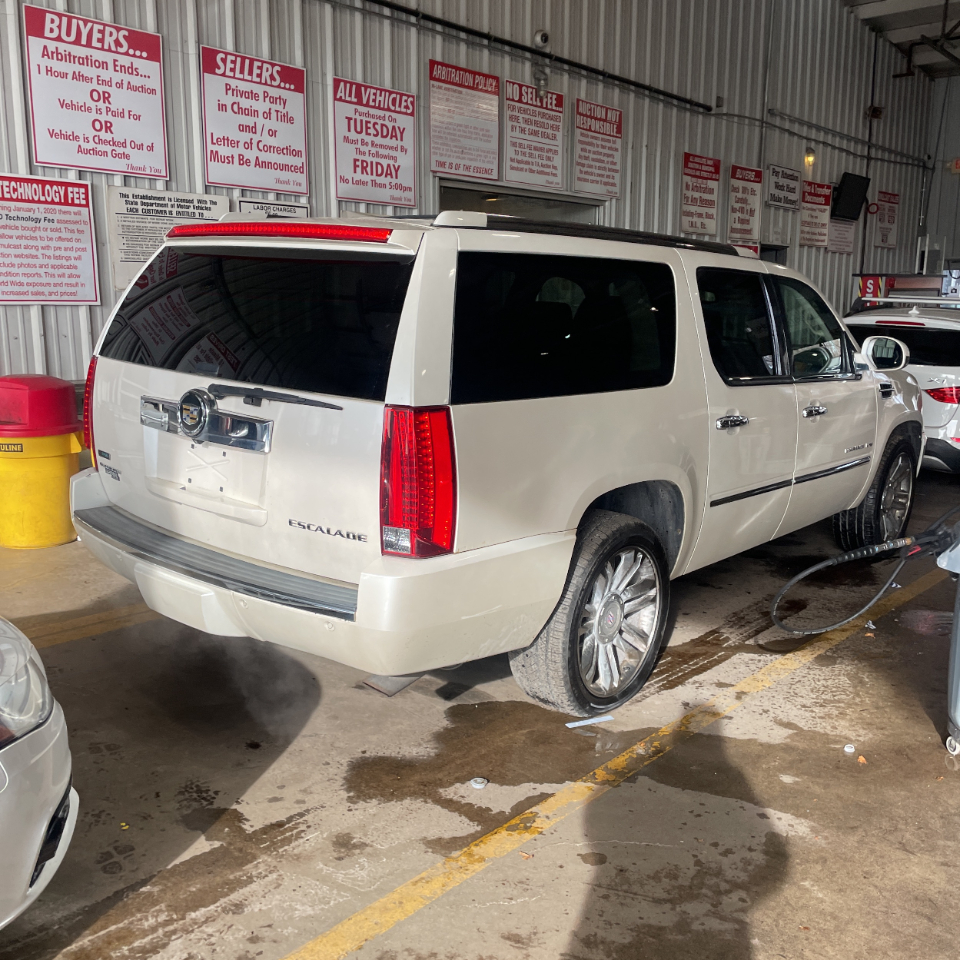 Cadillac Escalade ESV AWD 4dr Platinum Edition 2012