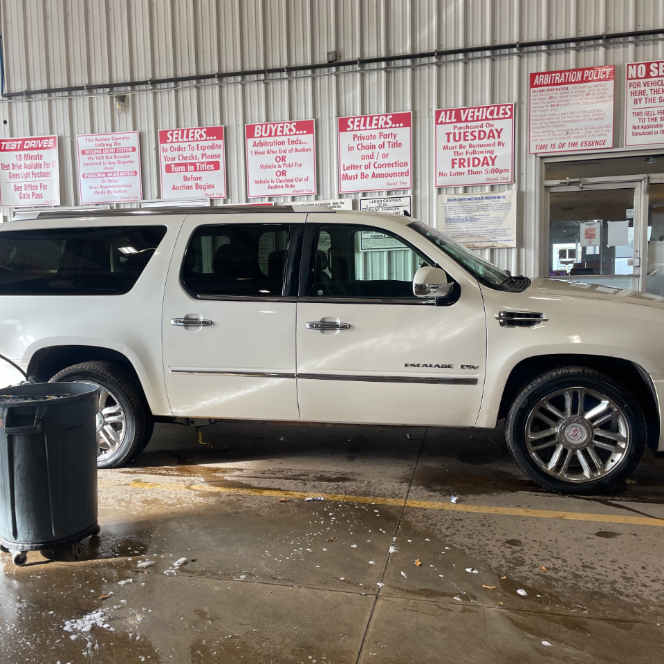 Cadillac Escalade ESV AWD 4dr Platinum Edition 2012