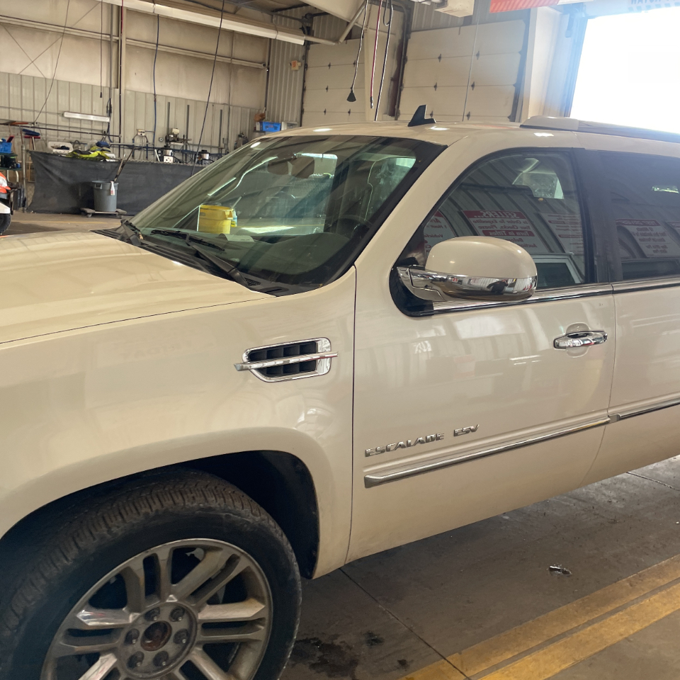 Cadillac Escalade ESV AWD 4dr Platinum Edition 2012