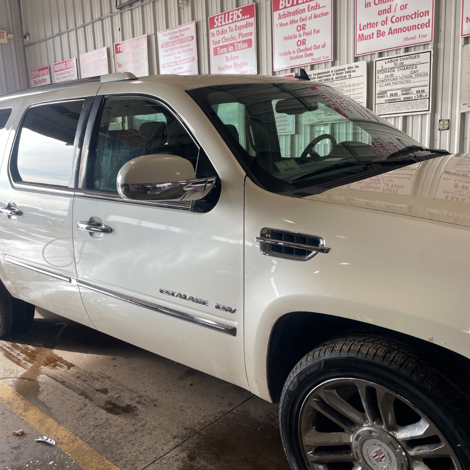 Cadillac Escalade ESV AWD 4dr Platinum Edition 2012