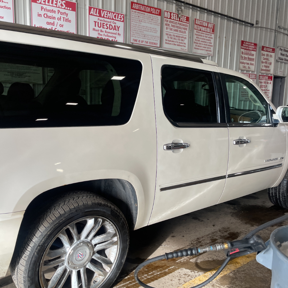 Cadillac Escalade ESV AWD 4dr Platinum Edition 2012