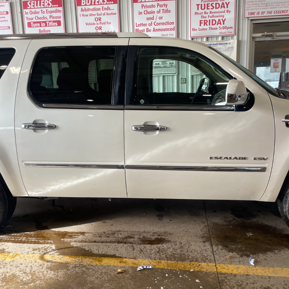 Cadillac Escalade ESV AWD 4dr Platinum Edition 2012