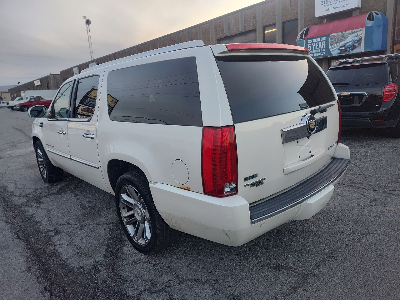 Cadillac Escalade ESV AWD 4dr Platinum Edition 2012