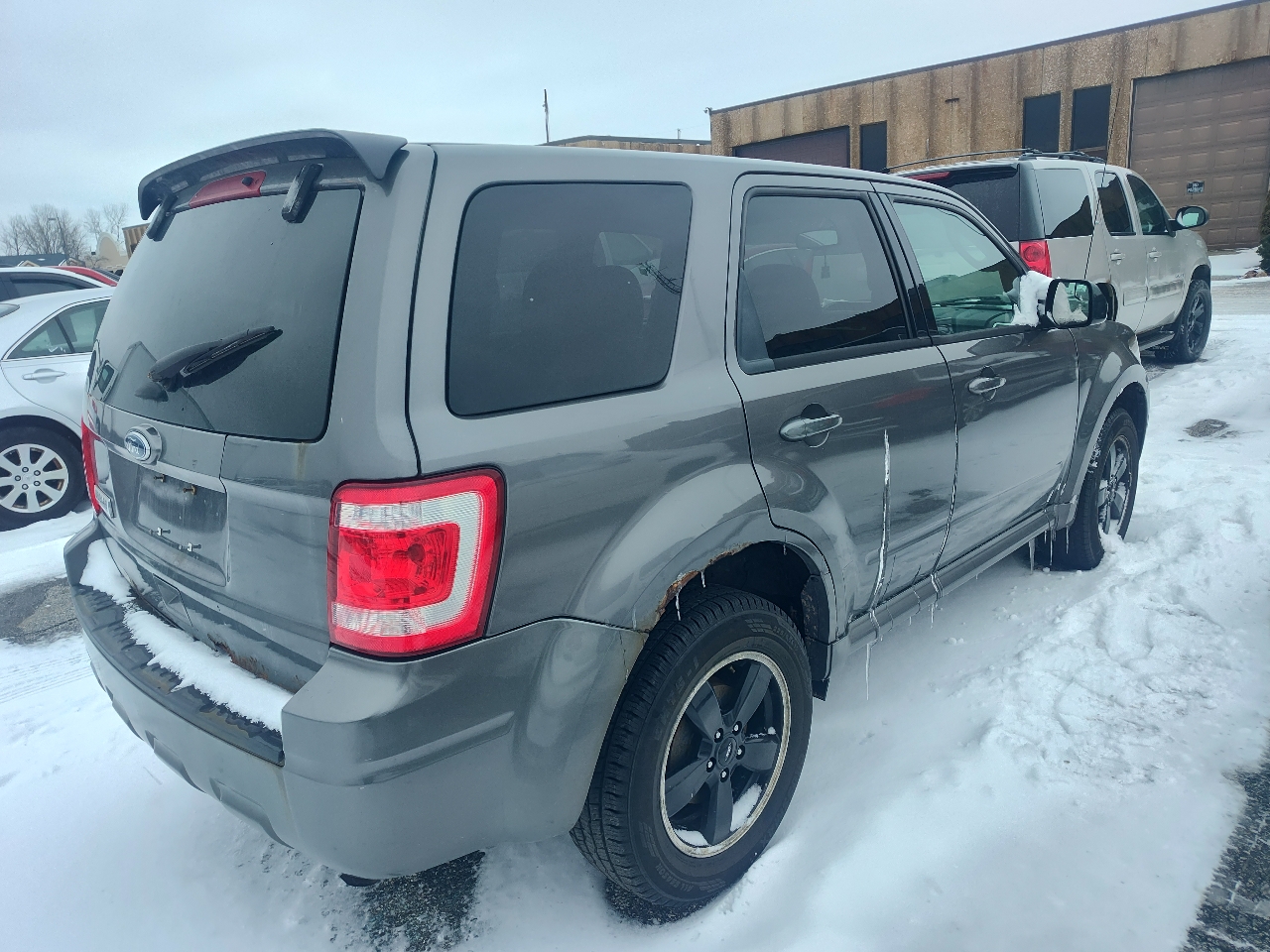 Ford Escape FWD 4dr XLT 2011