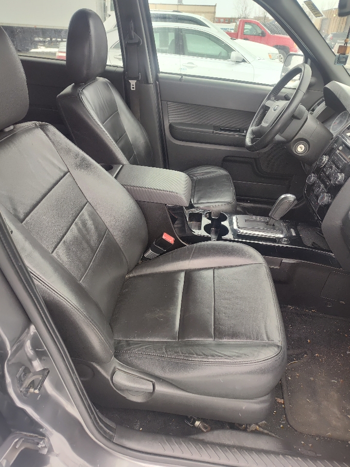Ford Escape FWD 4dr XLT 2011