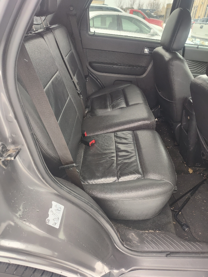 Ford Escape FWD 4dr XLT 2011