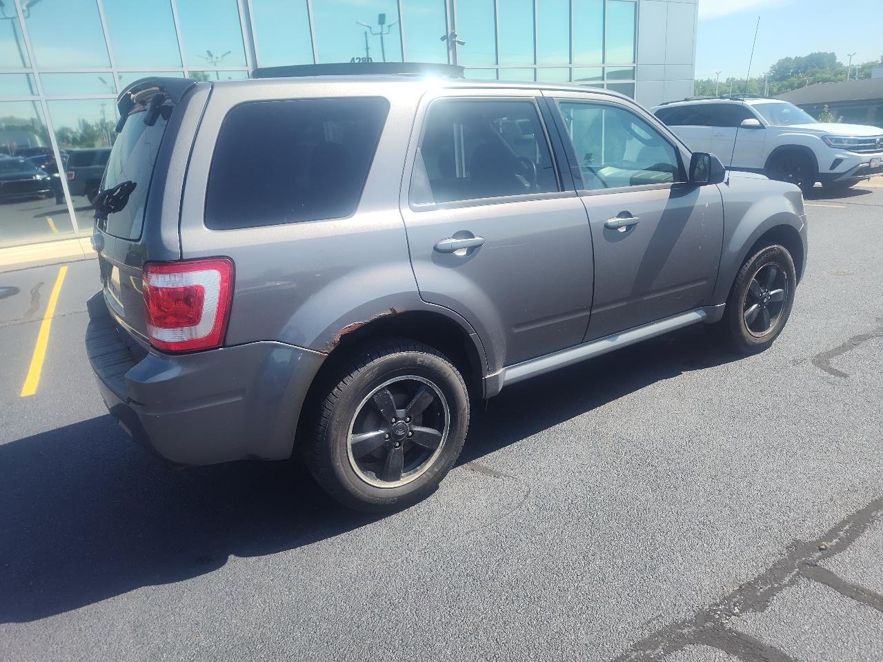 Ford Escape FWD 4dr XLT 2011