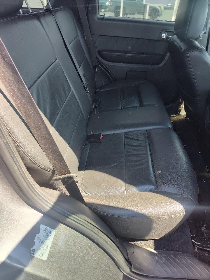 Ford Escape FWD 4dr XLT 2011