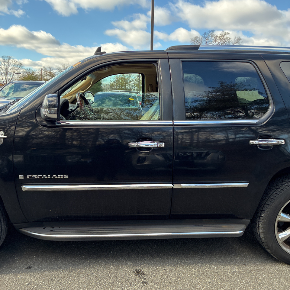 Cadillac Escalade AWD 4dr 2009