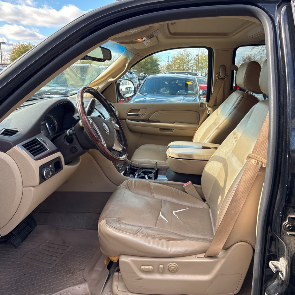 Cadillac Escalade AWD 4dr 2009