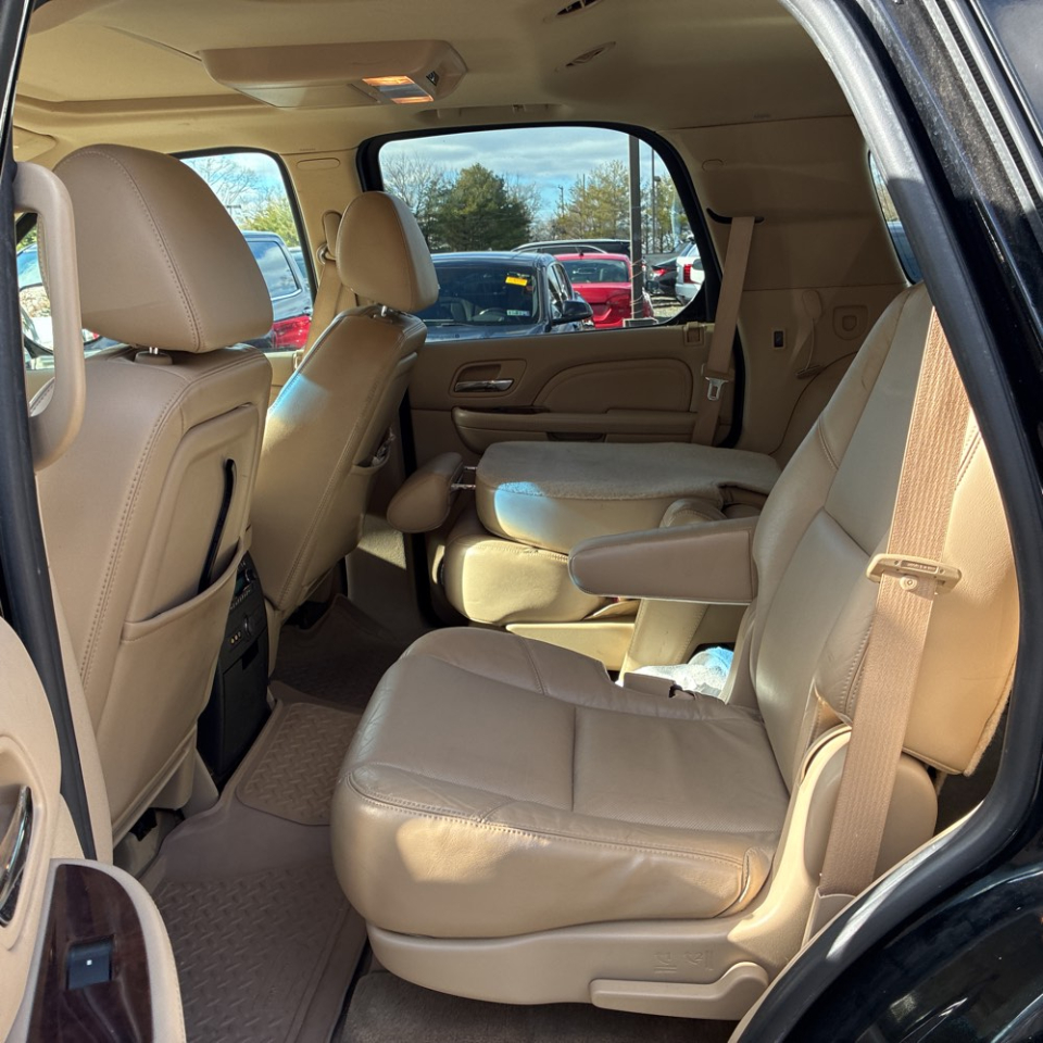 Cadillac Escalade AWD 4dr 2009