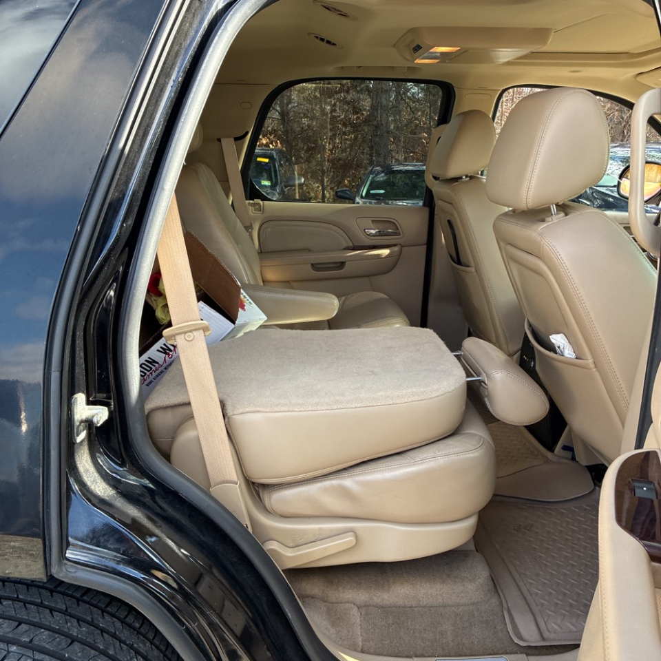 Cadillac Escalade AWD 4dr 2009