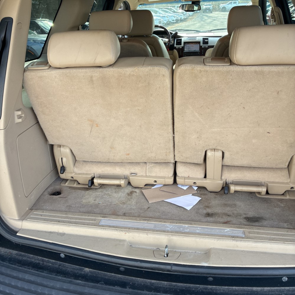 Cadillac Escalade AWD 4dr 2009