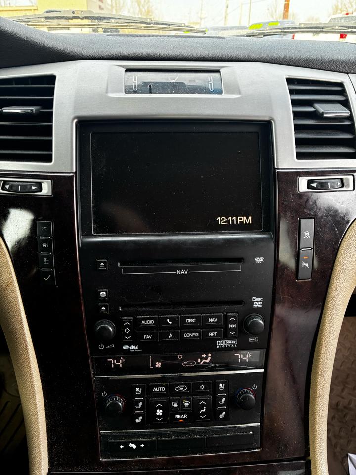 Cadillac Escalade AWD 4dr 2009