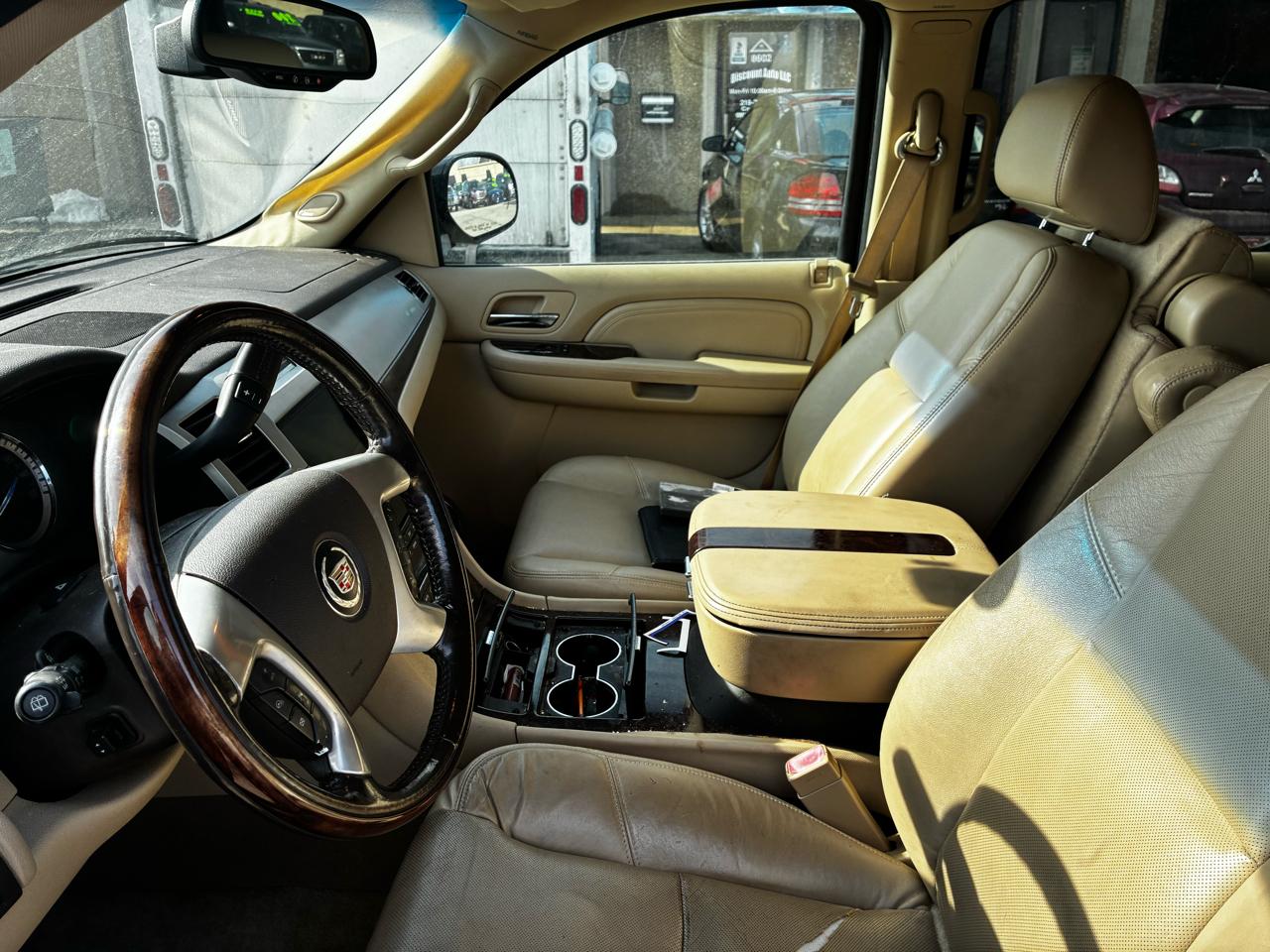 Cadillac Escalade AWD 4dr 2009