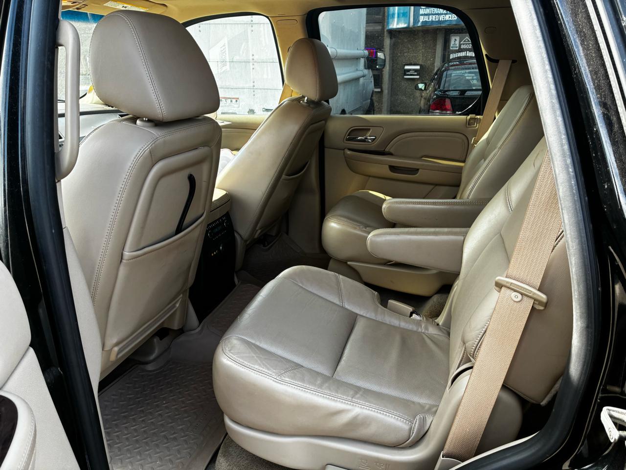 Cadillac Escalade AWD 4dr 2009