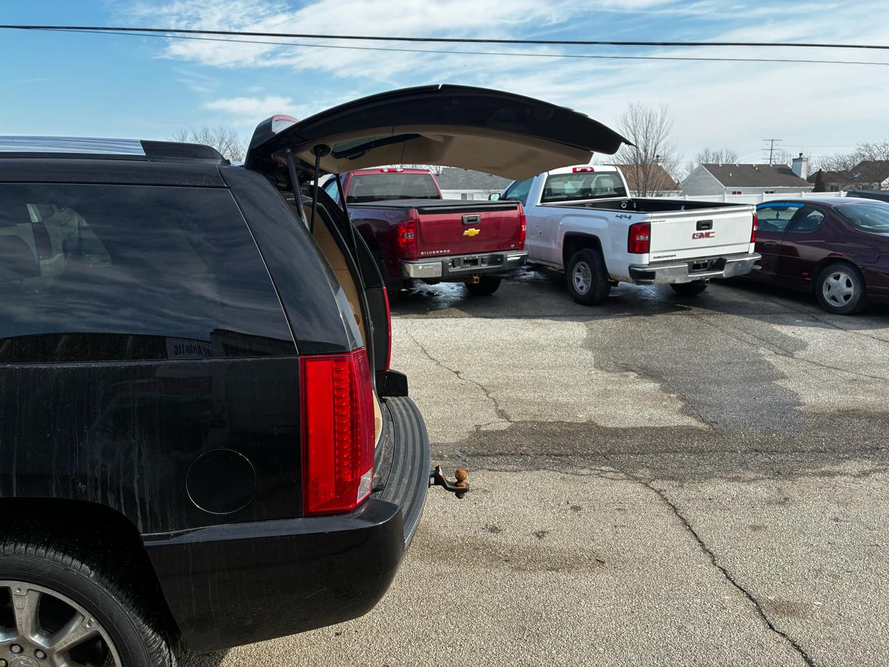 Cadillac Escalade AWD 4dr 2009