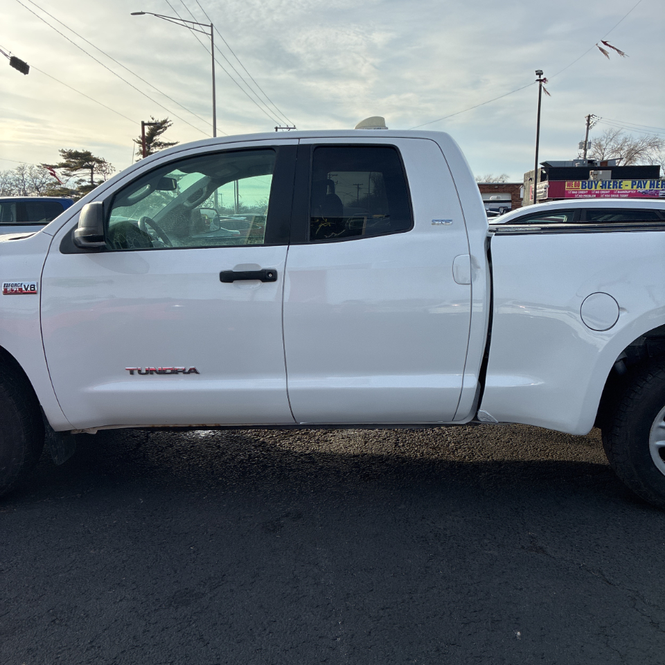 Toyota Tundra 4WD Truck Double Cab 5.7L FFV V8 6-Spd AT (Natl) 2012