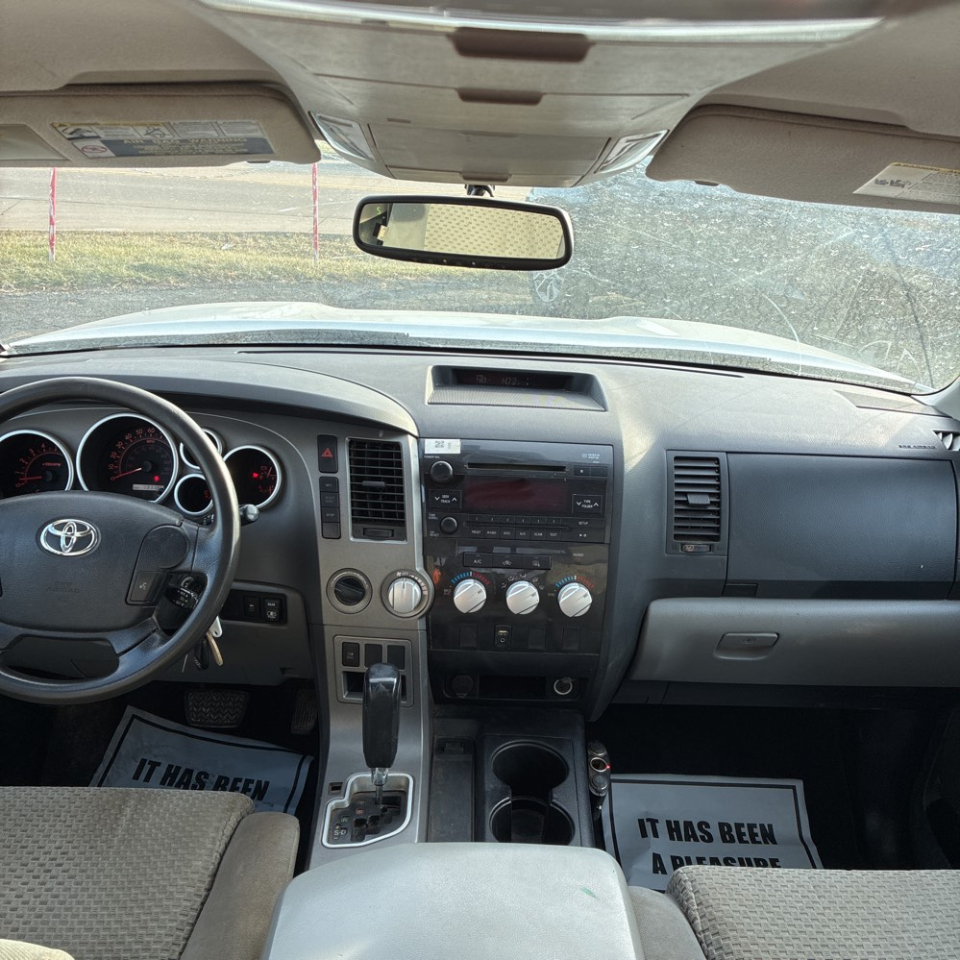 Toyota Tundra 4WD Truck Double Cab 5.7L FFV V8 6-Spd AT (Natl) 2012