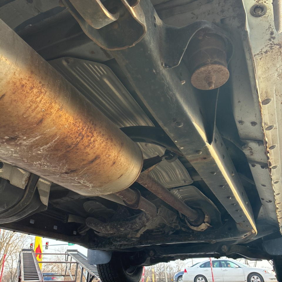 Toyota Tundra 4WD Truck Double Cab 5.7L FFV V8 6-Spd AT (Natl) 2012