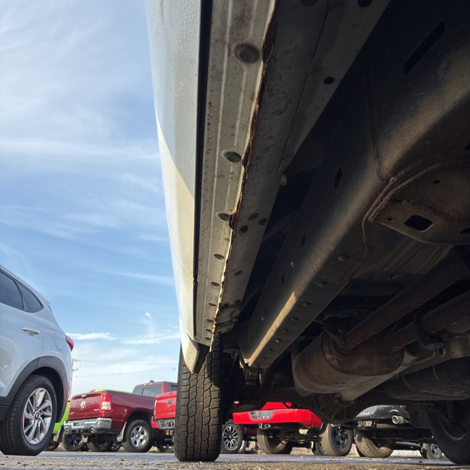 Toyota Tundra 4WD Truck Double Cab 5.7L FFV V8 6-Spd AT (Natl) 2012