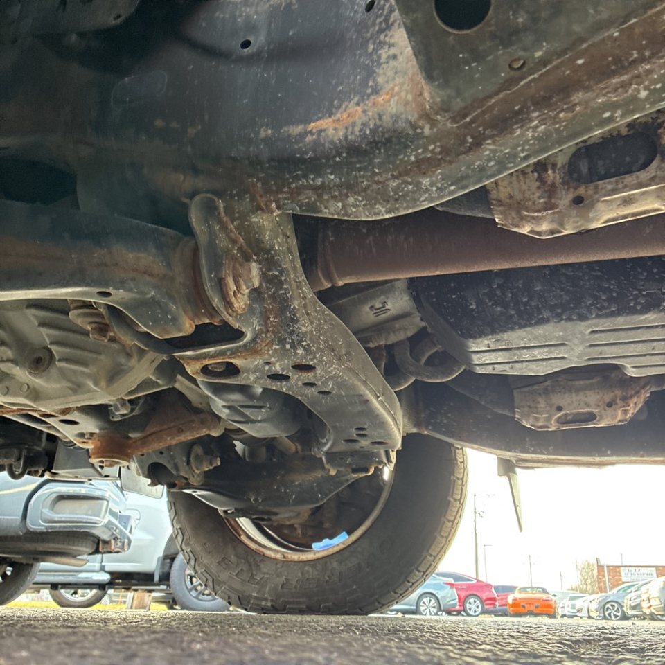 Toyota Tundra 4WD Truck Double Cab 5.7L FFV V8 6-Spd AT (Natl) 2012