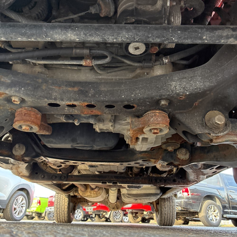 Toyota Tundra 4WD Truck Double Cab 5.7L FFV V8 6-Spd AT (Natl) 2012