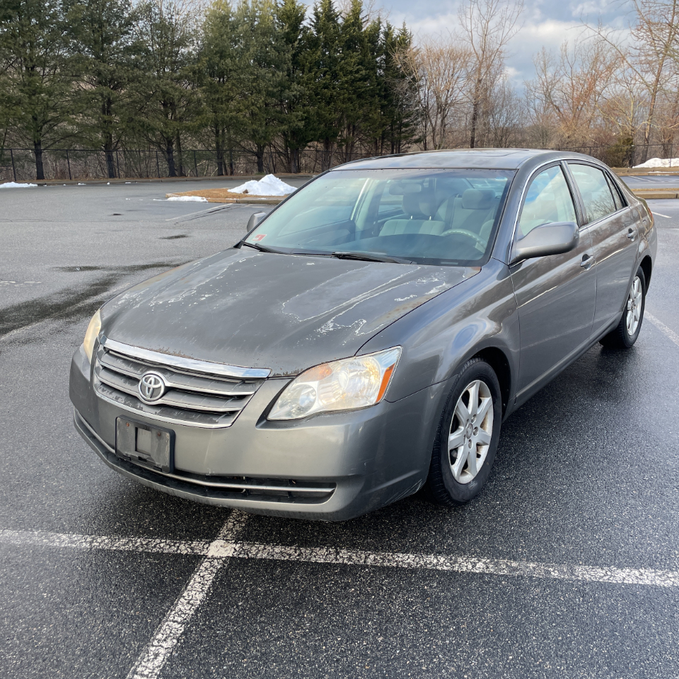 Toyota Avalon 4dr Sdn XL (Natl) 2006