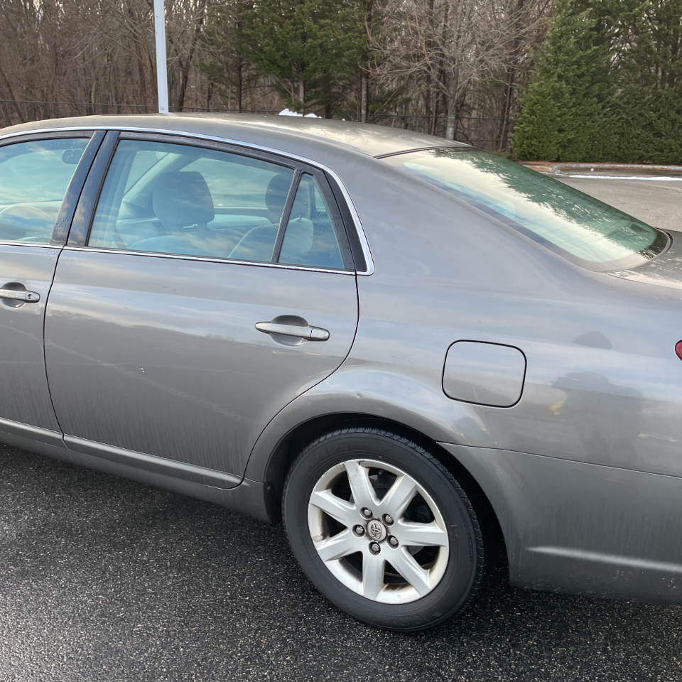 Toyota Avalon 4dr Sdn XL (Natl) 2006