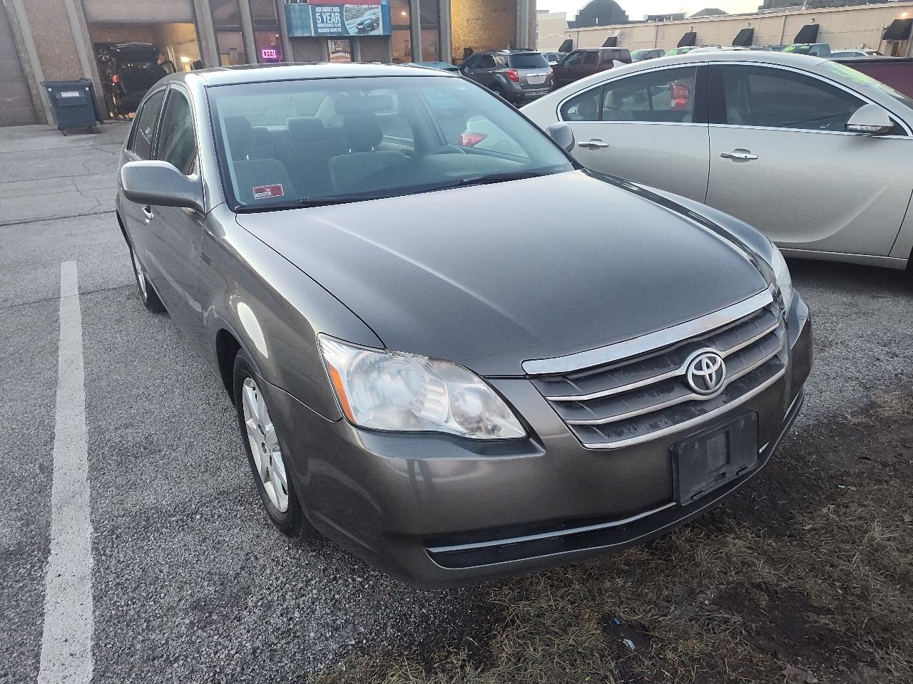 Toyota Avalon 4dr Sdn XL (Natl) 2006