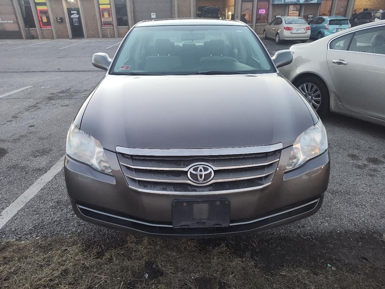 Toyota Avalon 4dr Sdn XL (Natl) 2006