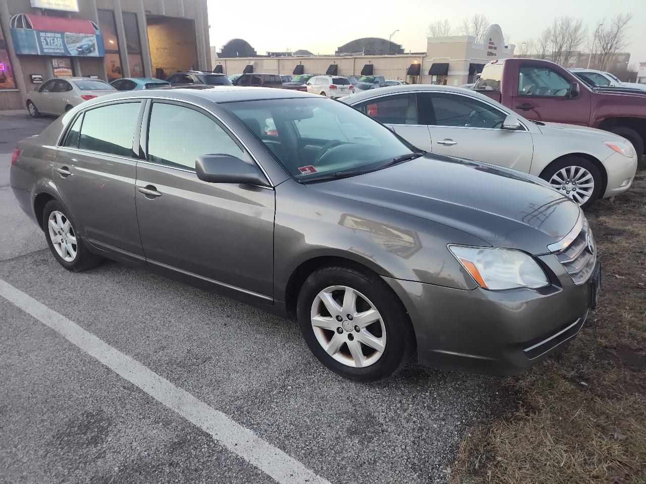 Toyota Avalon 4dr Sdn XL (Natl) 2006