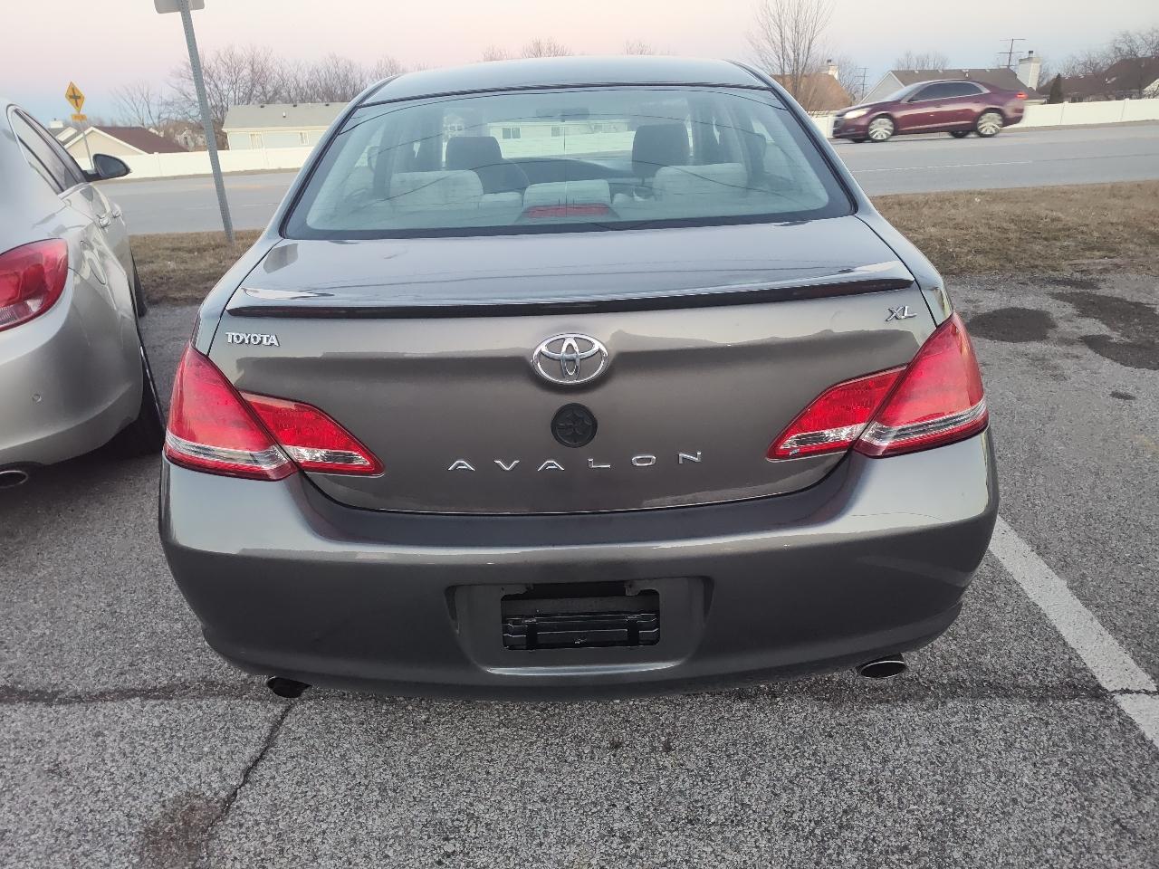 Toyota Avalon 4dr Sdn XL (Natl) 2006