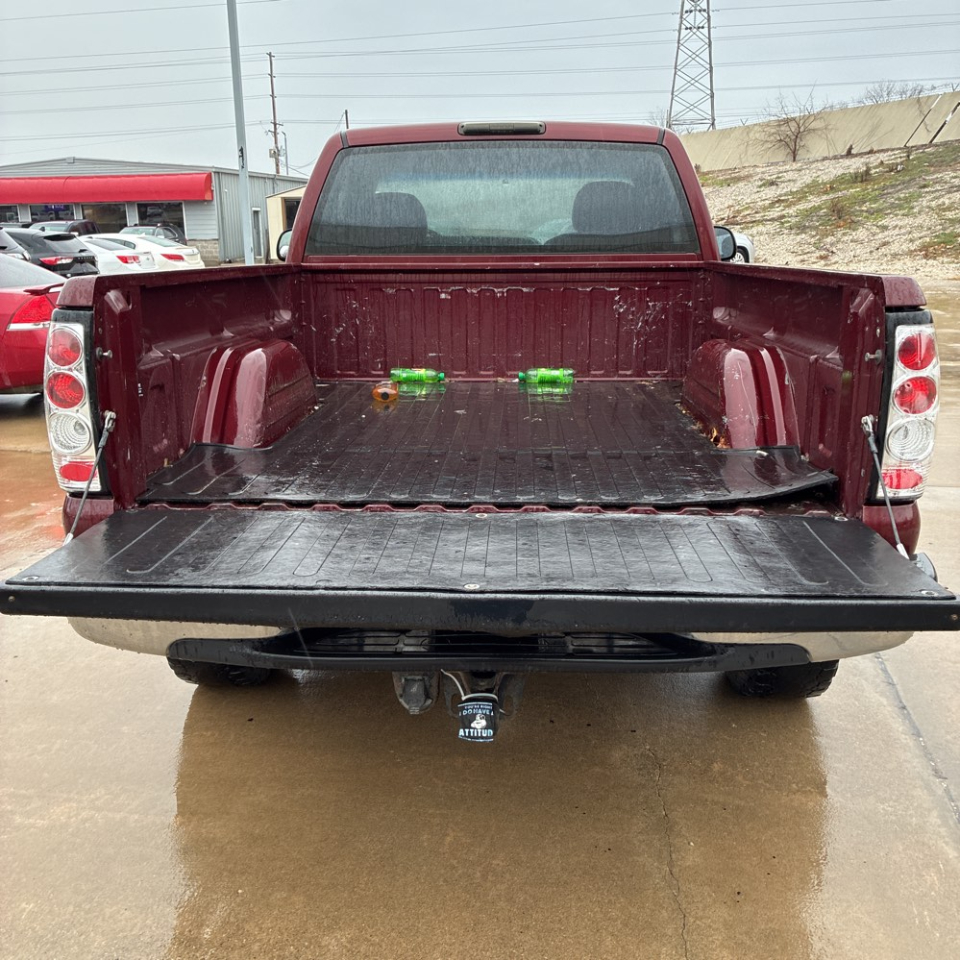 Chevrolet Silverado 1500 Reg Cab 119.0" WB 4WD LS 2000