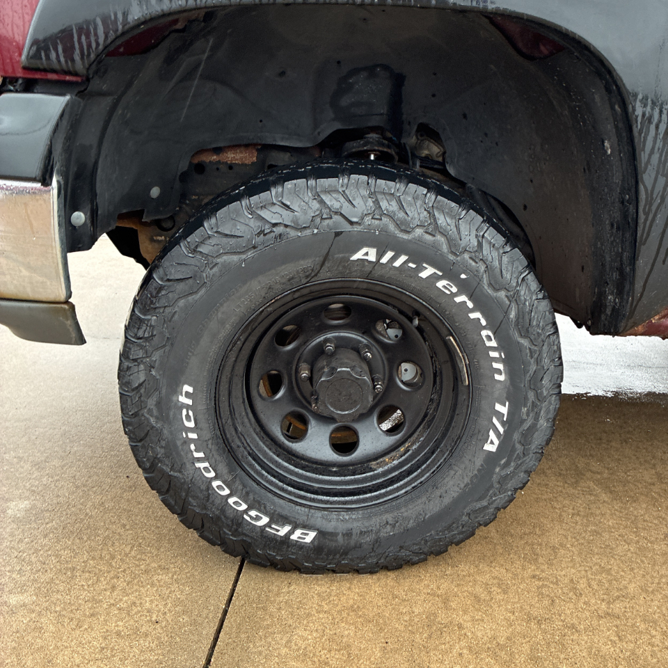 Chevrolet Silverado 1500 Reg Cab 119.0" WB 4WD LS 2000