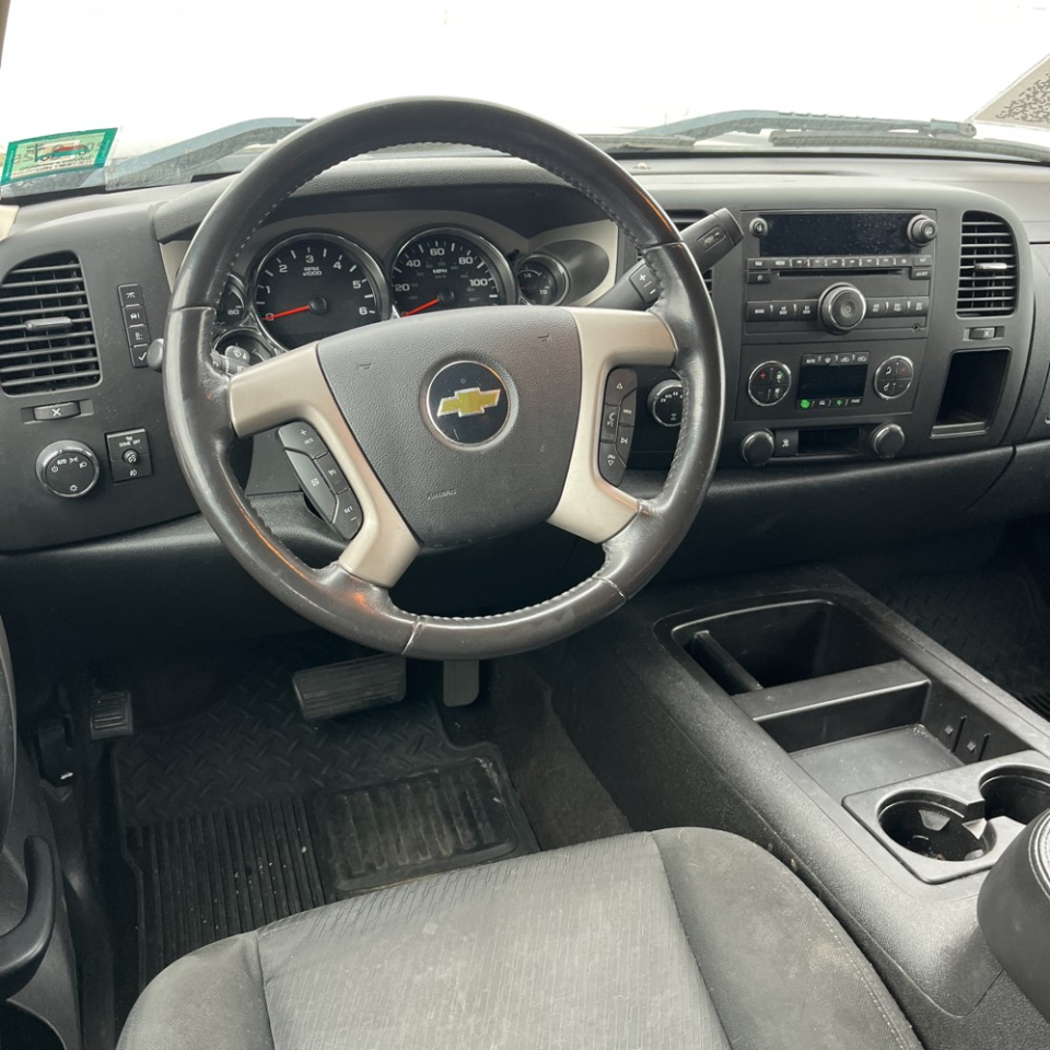 Chevrolet Silverado 1500 4WD Crew Cab 143.5" LT 2011