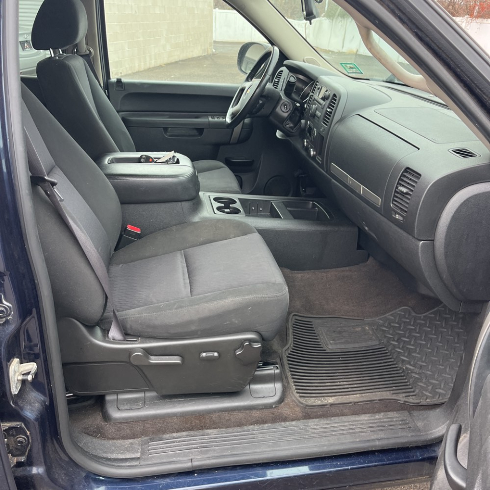 Chevrolet Silverado 1500 4WD Crew Cab 143.5" LT 2011