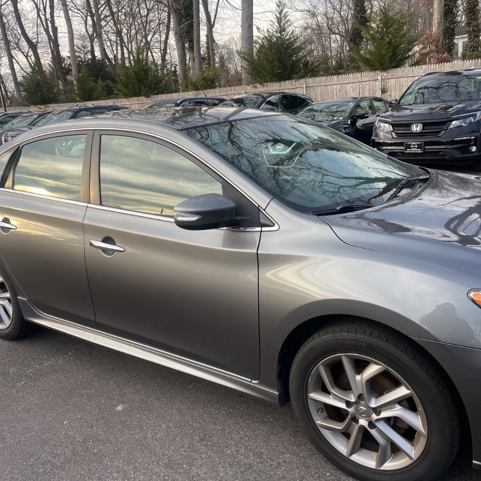 Nissan Sentra 4dr Sdn I4 CVT SR 2015